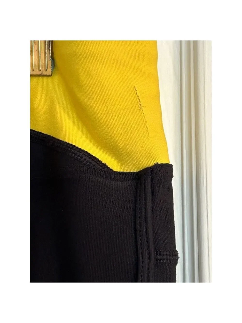 Nike Livestrong Dri-Fit Capri Leggings, Size L, Black/Yellow